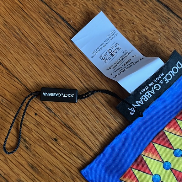 AUTH Dolce and Gabbana 100% Silk Italian Scarf - Picture 2 of 10